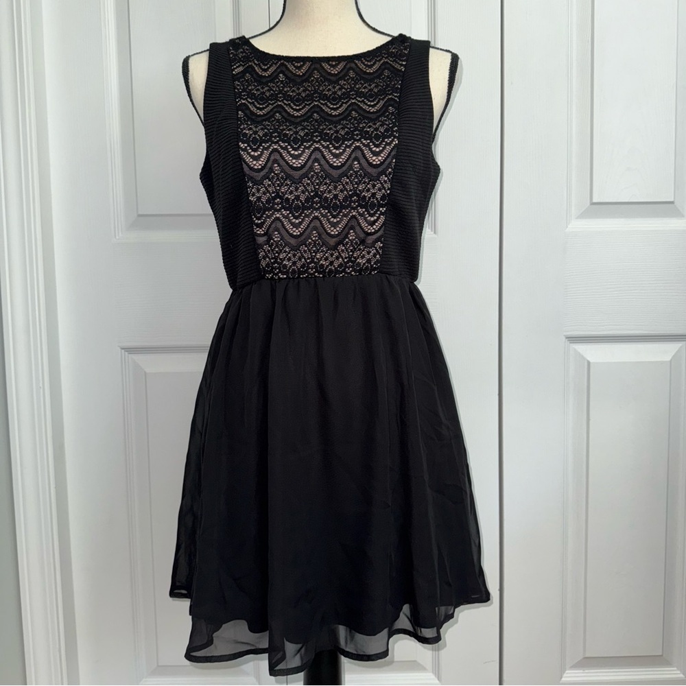 NWT Lily Rose Girls Elegant Black w/ Lace detail Dress Flowy Juniors‎ size 5